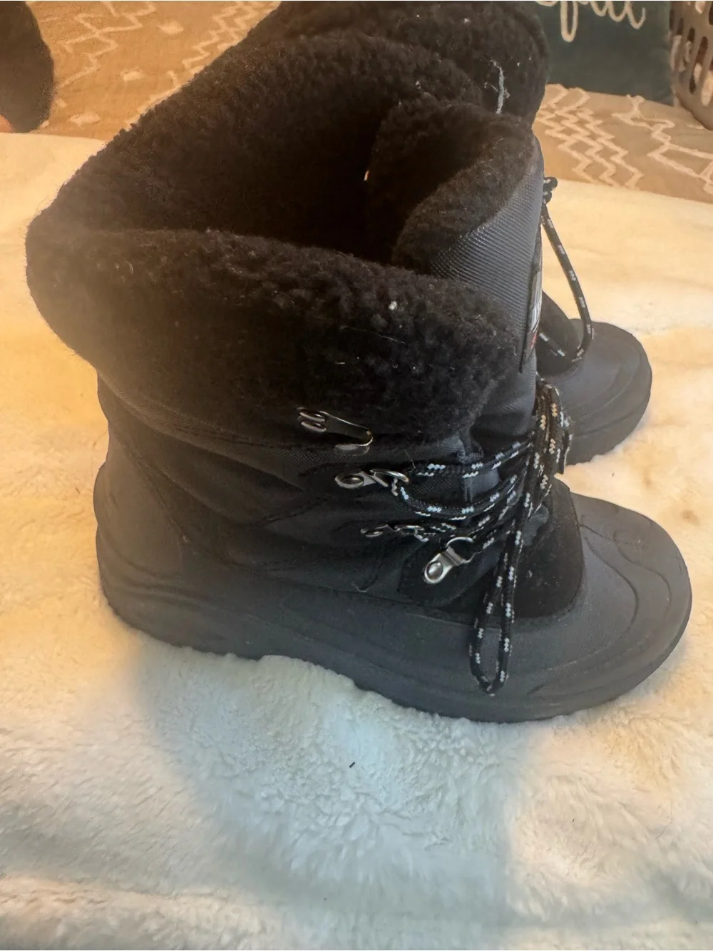 Itasca Black Insulated Winter Boots with 3M Thinsulate